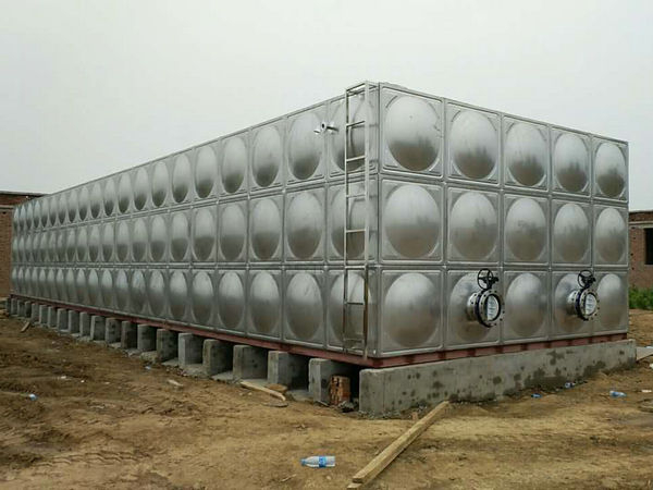 周口某大型养猪场300吨生活水箱项目